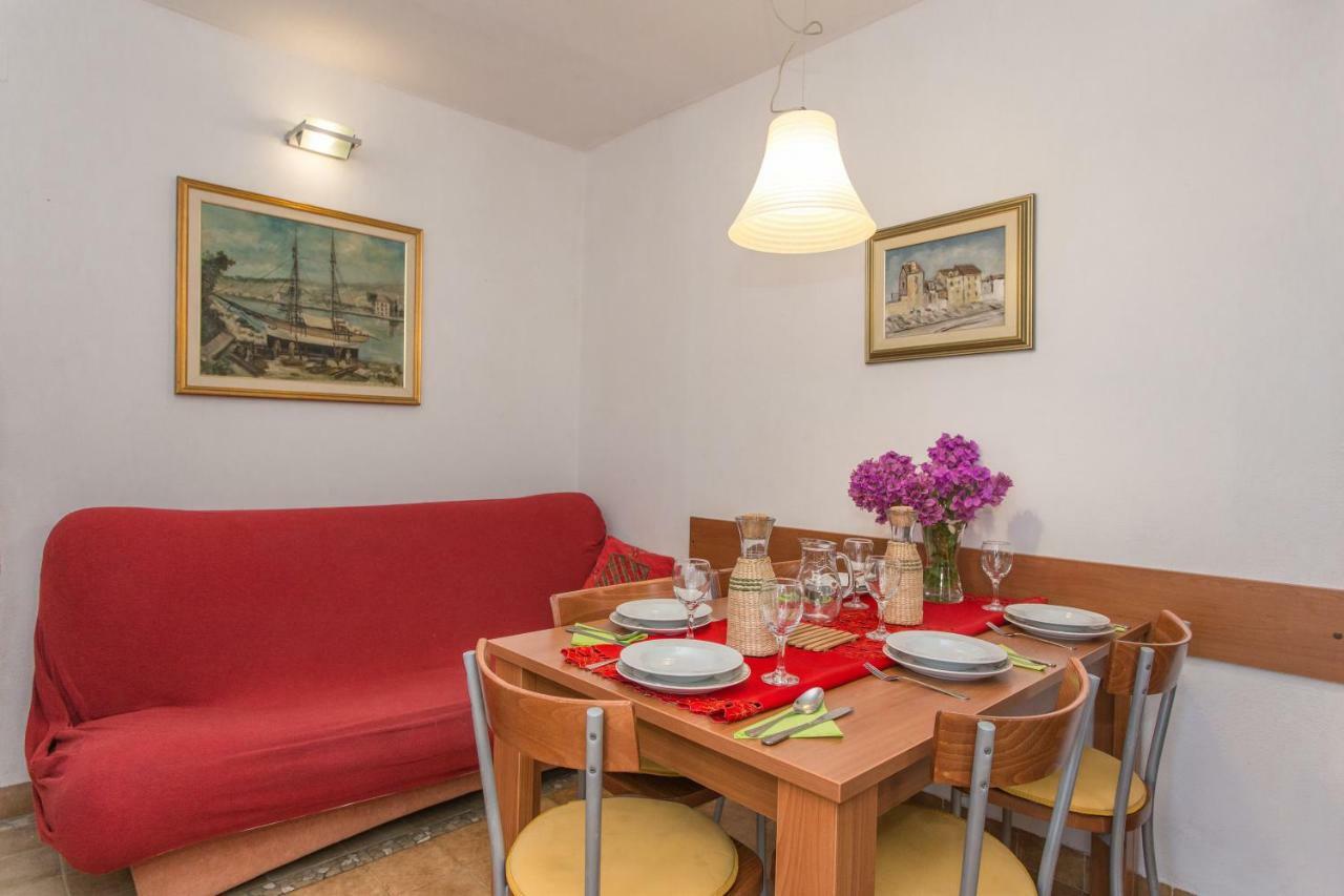 Apartma Beachside Villa Marko *